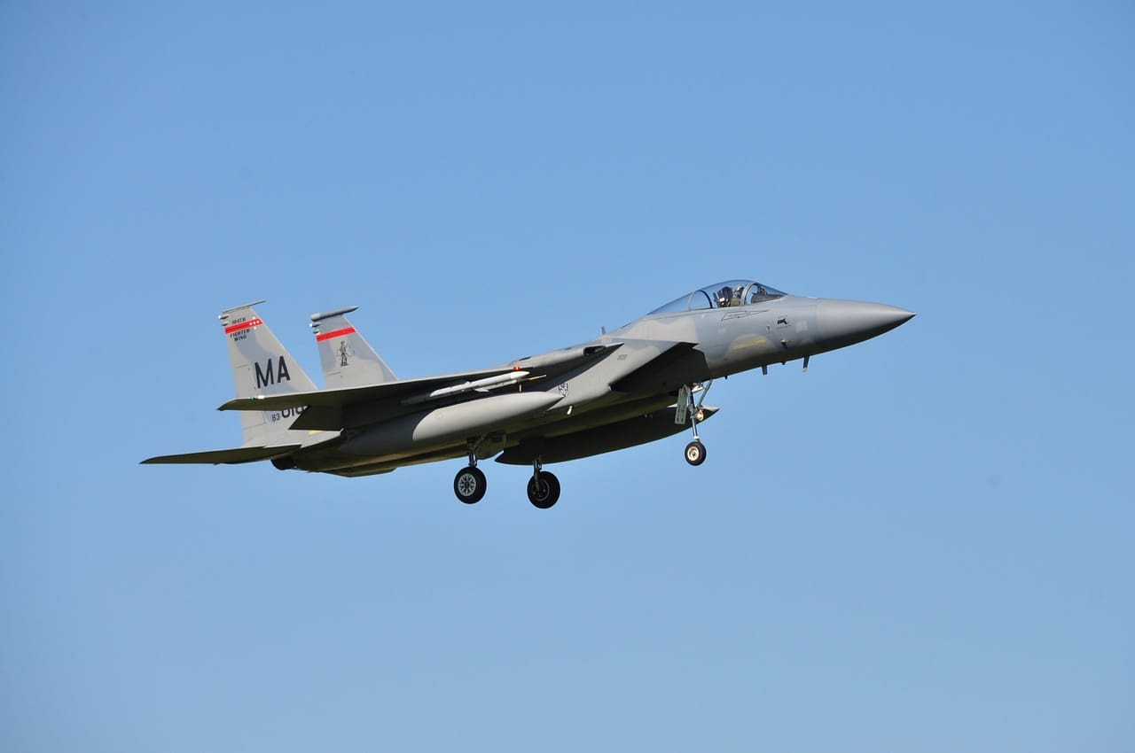 plane-3326107_1280